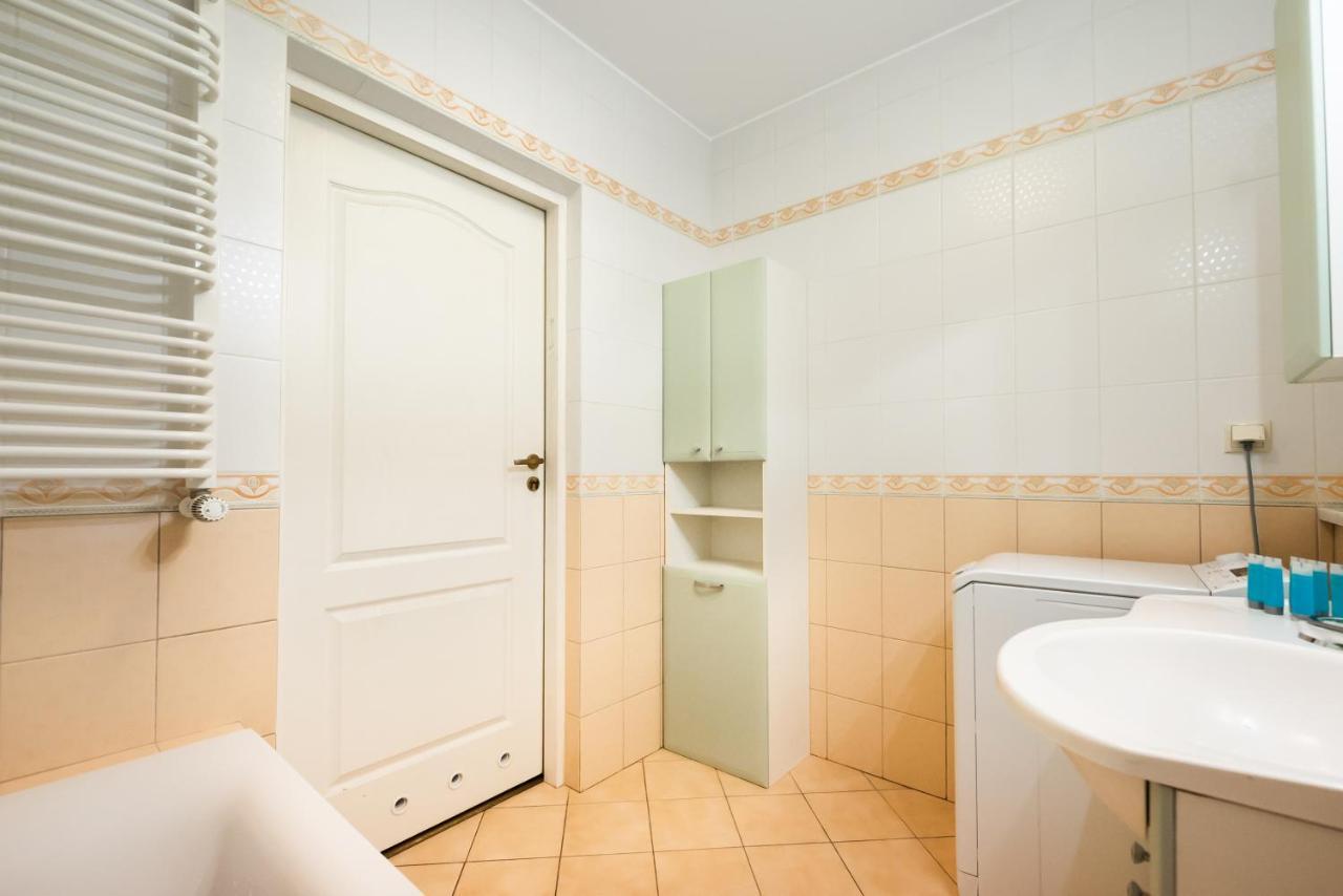 Ken 54 2-Bedroom Apartment Варшава Екстериор снимка