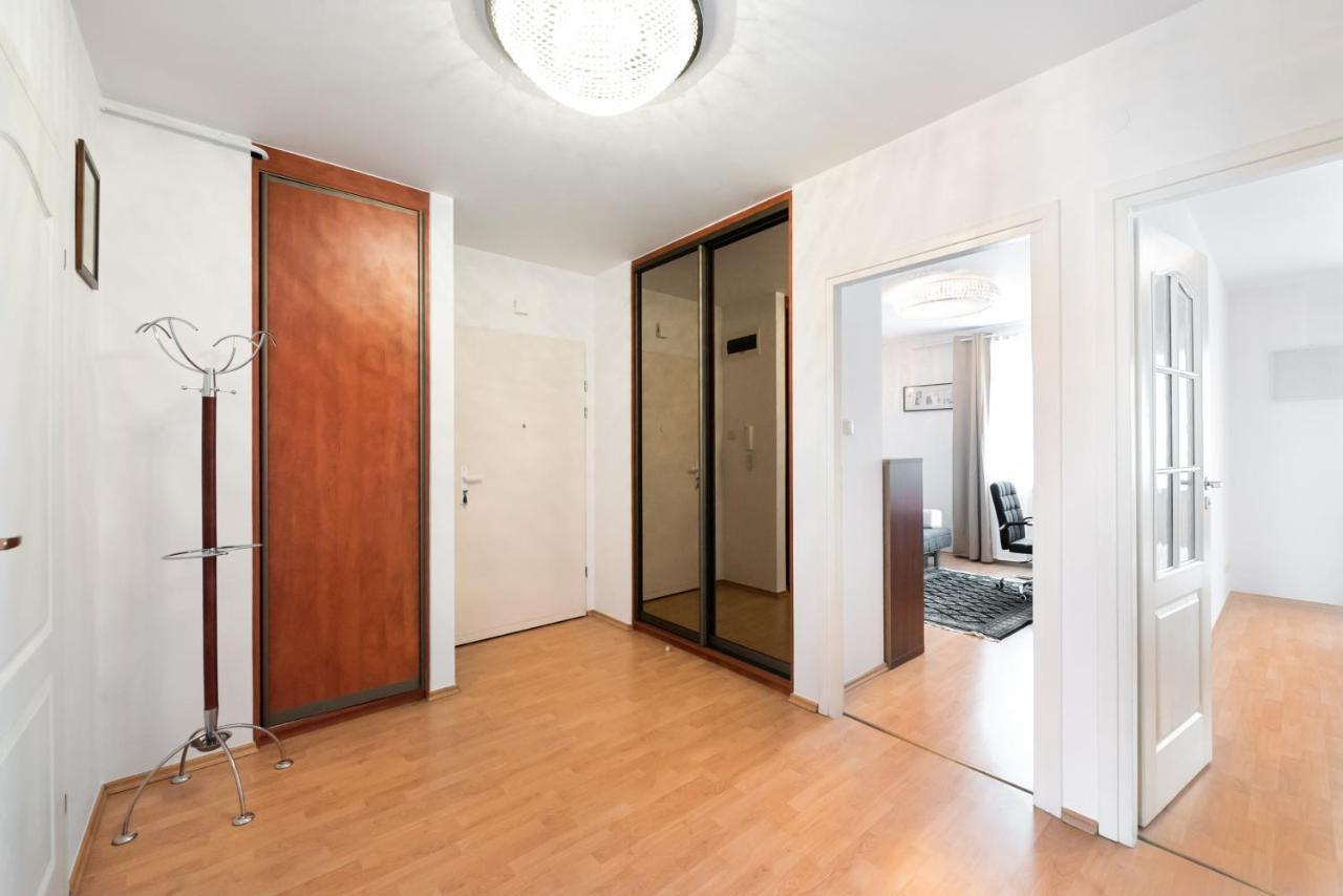 Ken 54 2-Bedroom Apartment Варшава Екстериор снимка